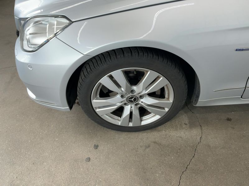 Mercedes-Benz E-Klasse E 250 CGI BlueEfficiency Avantgarde 2011 – снимка 3