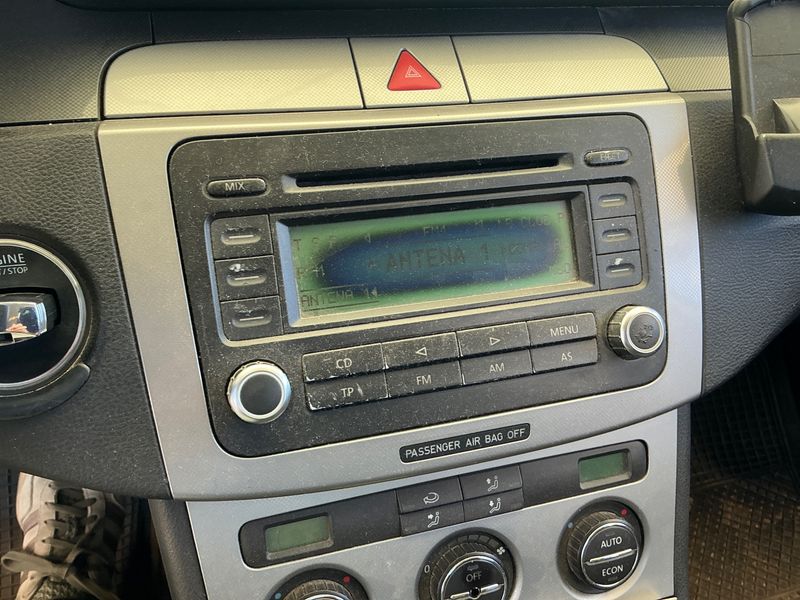 Volkswagen Passat 2.0 TDI Advance 2005 – снимка 32