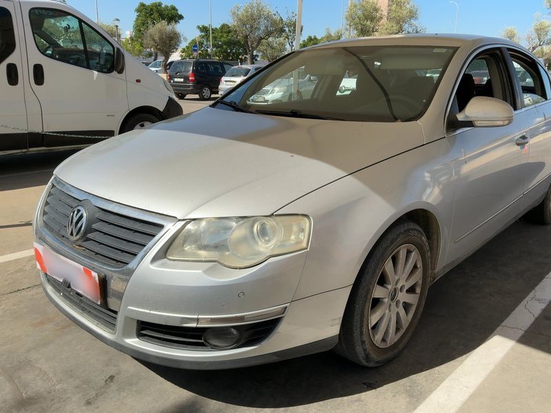 Volkswagen Passat 2.0 TDI Advance 2005 – снимка 2