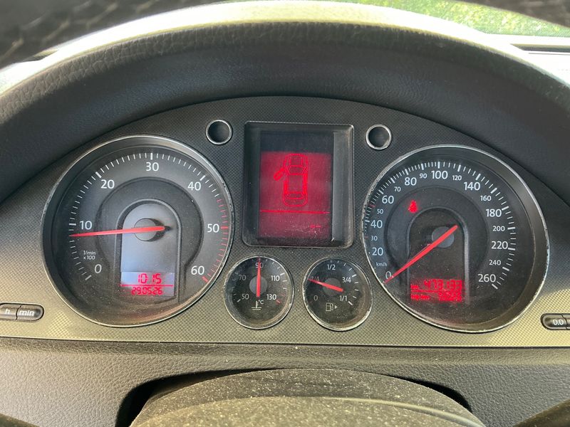 Volkswagen Passat 2.0 TDI Advance 2005 – снимка 18