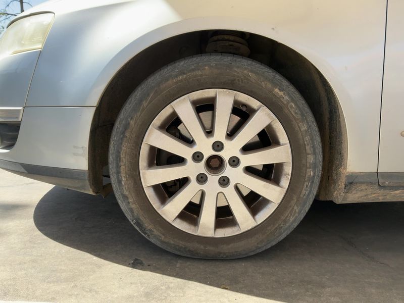 Volkswagen Passat 2.0 TDI Advance 2005 – снимка 3