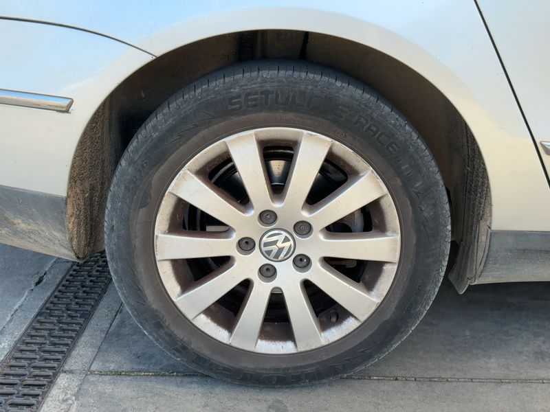 Volkswagen Passat 2.0 TDI Advance 2005 – снимка 9