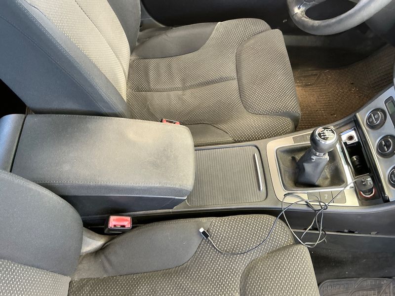 Volkswagen Passat 2.0 TDI Advance 2005 – снимка 31