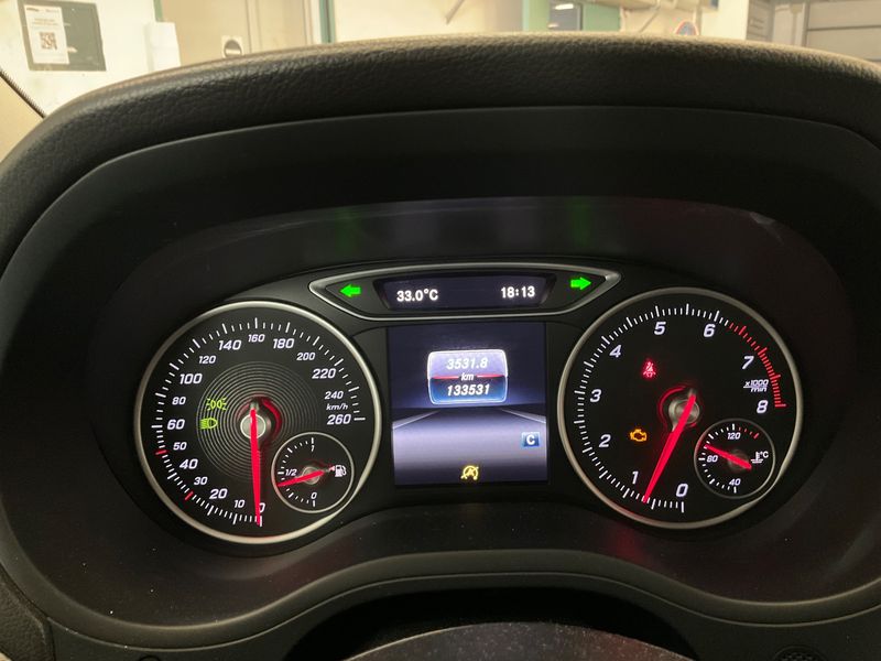 Mercedes-Benz B-Klasse B 250 AMG Sport 2018 – снимка 18