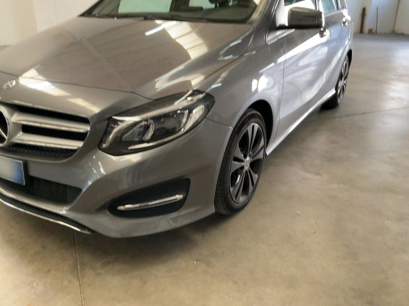 Mercedes-Benz B-Klasse B 250 AMG Sport 2018 – снимка 2