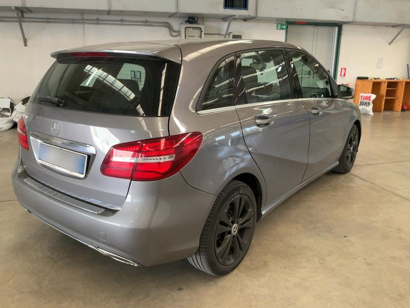 Mercedes-Benz B-Klasse B 250 AMG Sport 2018 – снимка 8