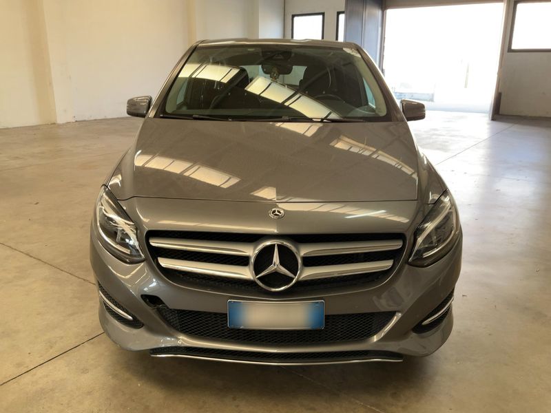 Mercedes-Benz B-Klasse B 250 AMG Sport 2018 – снимка 14