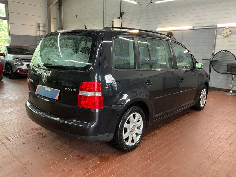 Volkswagen Touran 2.0 TDI Trendline 2006 – снимка 2