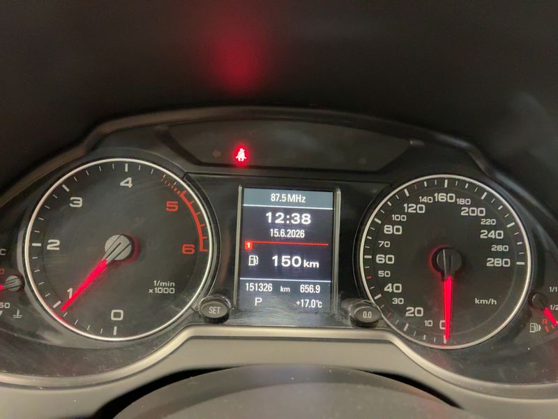 Audi Q5 2.0 TDI quattro 2012 – снимка 18