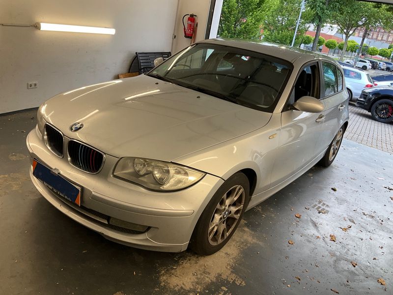 BMW 1er 118d 2009 – снимка 1