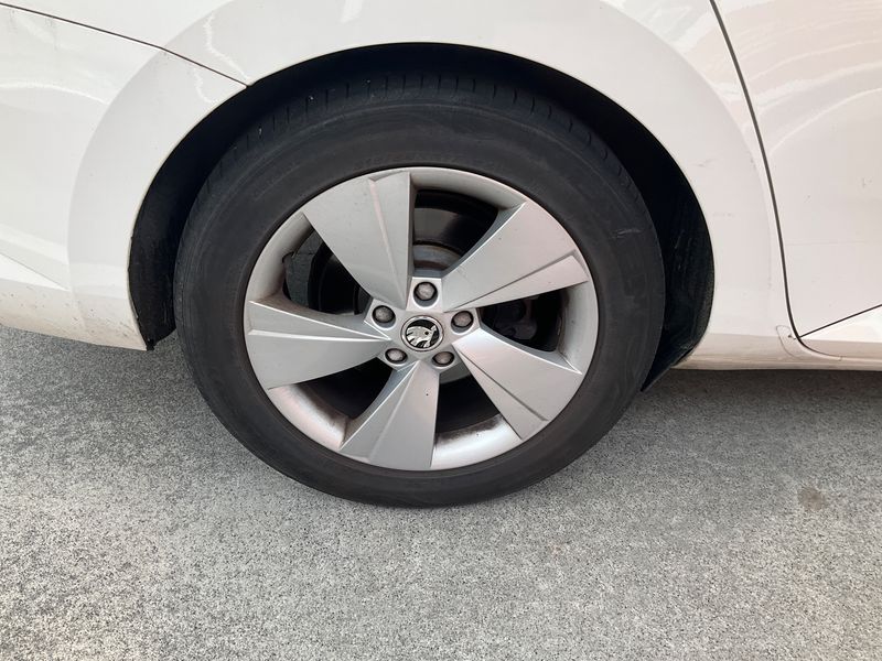 Skoda Superb 2.0 TDI Ambition 2016 – снимка 9