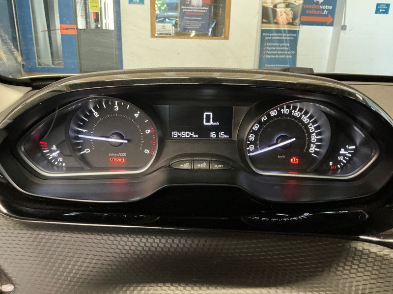 Peugeot 2008 1.6 Blue-HDi 2017 – снимка 13