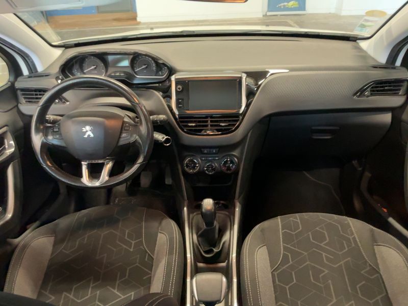 Peugeot 2008 1.6 Blue-HDi 2017 – снимка 12