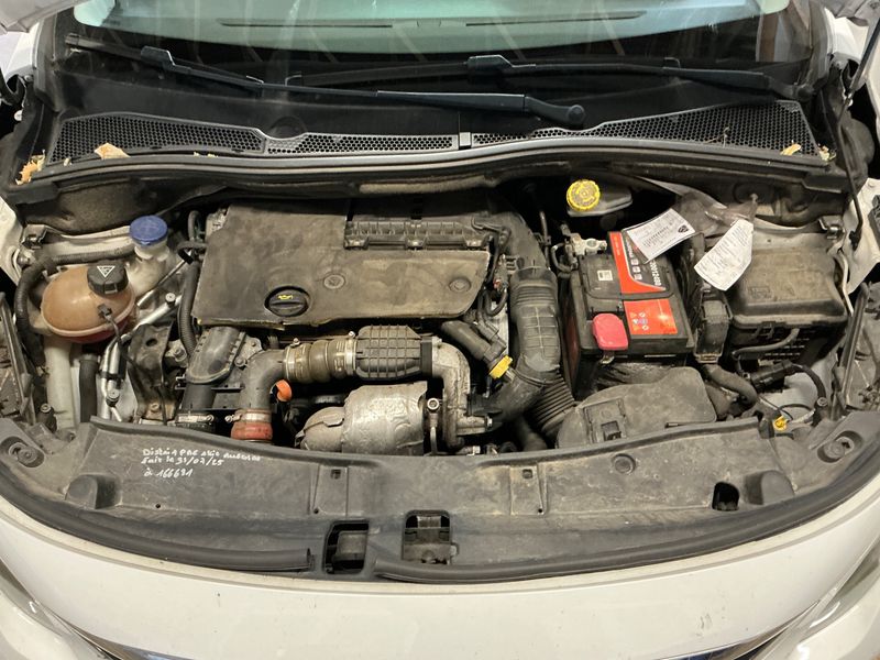Peugeot 2008 1.6 Blue-HDi 2017 – снимка 38