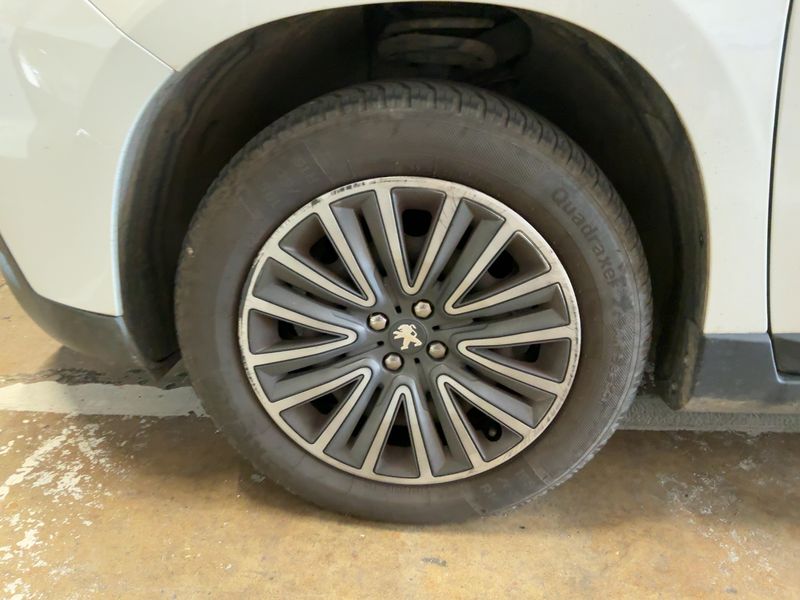 Peugeot 2008 1.6 Blue-HDi 2017 – снимка 17