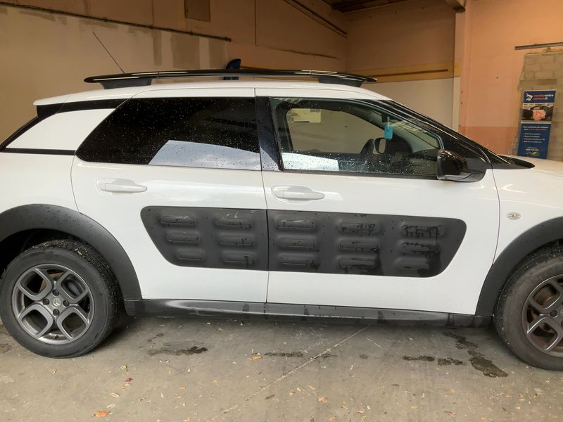 Citroen C4 Cactus 1.6 Blue-HDi Shine 2018 – снимка 10
