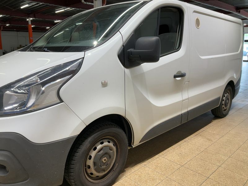 Renault Trafic 1.6 dCi L1H1 2,7t Komfort 2017 – снимка 2