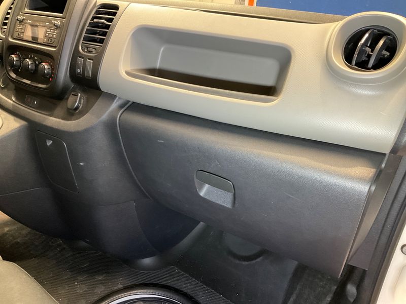 Renault Trafic 1.6 dCi L1H1 2,7t Komfort 2017 – снимка 29