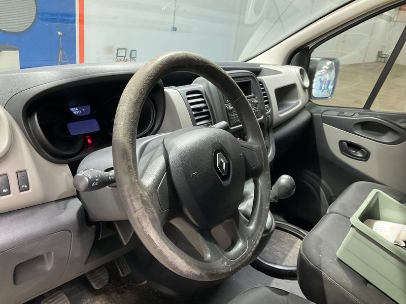 Renault Trafic 1.6 dCi L1H1 2,7t Komfort 2017 – снимка 33