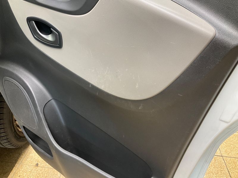 Renault Trafic 1.6 dCi L1H1 2,7t Komfort 2017 – снимка 28
