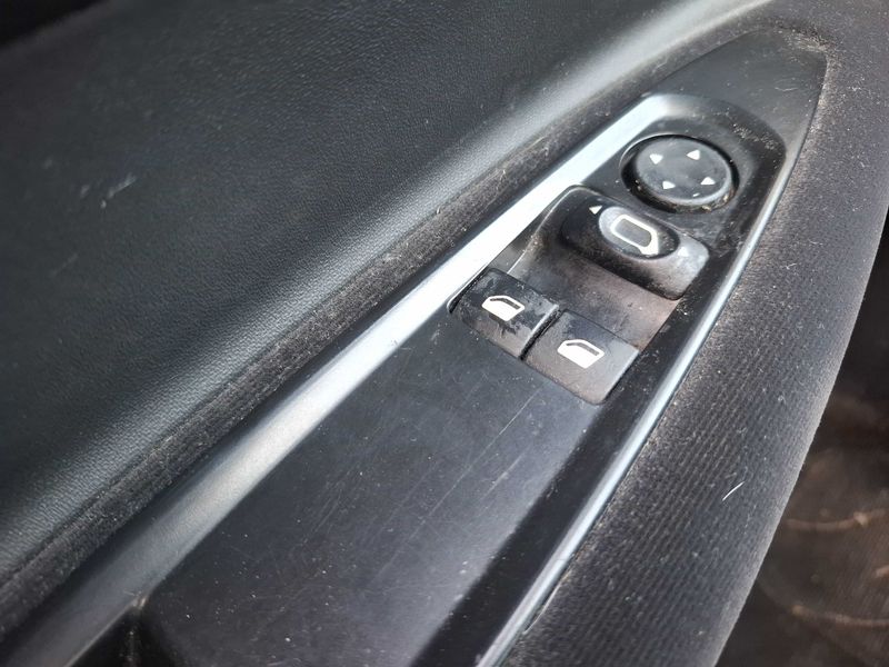 Citroen C4 1.6 HDi Confort 2010 – снимка 28