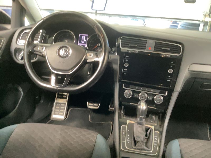Volkswagen Golf VII 1.6 TDI IQ-DRIVE 2019 – снимка 17