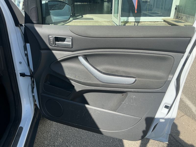 Ford Kuga 2.0 TDCi Trend 2011 – снимка 25