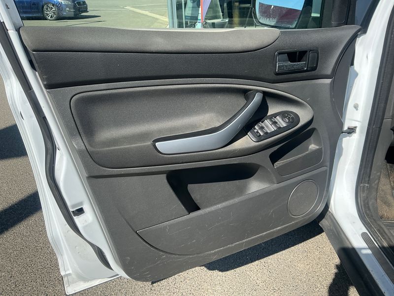 Ford Kuga 2.0 TDCi Trend 2011 – снимка 31
