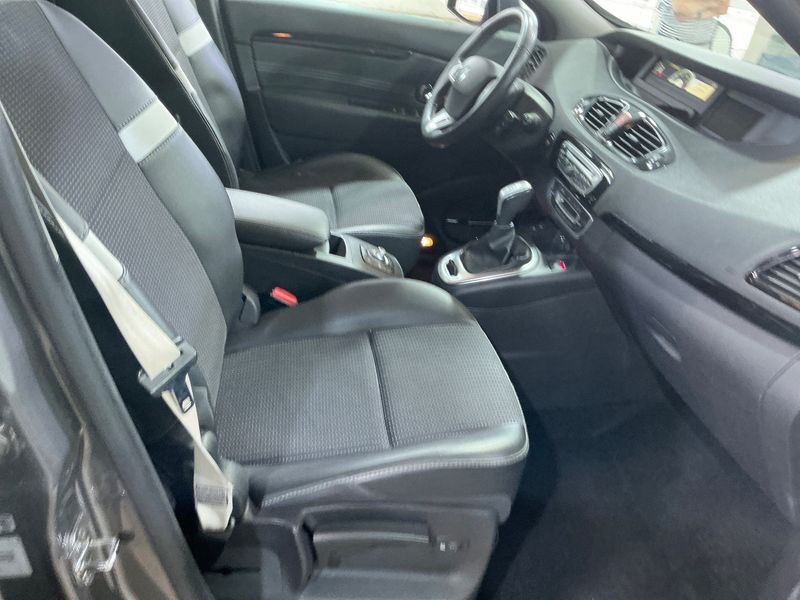 Renault Scenic 1.5 dCi BOSE Edition 2011 – снимка 3