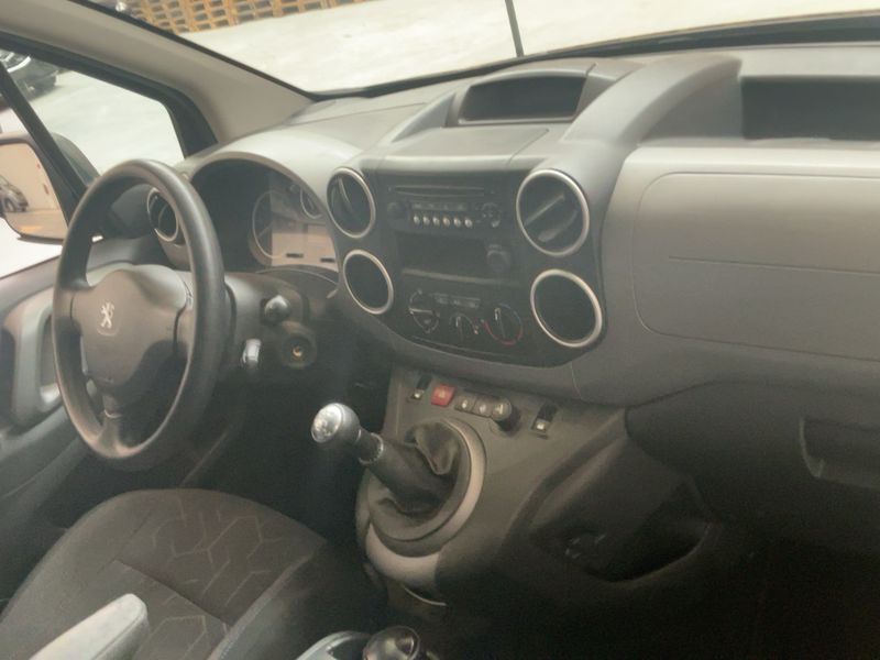 Peugeot Partner 1.2 PureTech Style 2017 – снимка 17