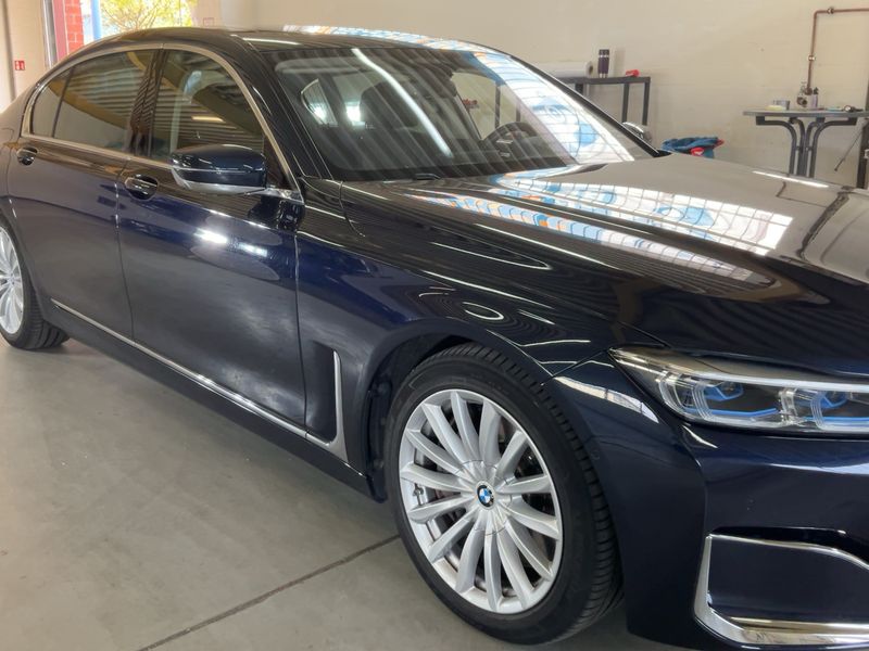 BMW 7er 750i L xDrive 2019 – снимка 12