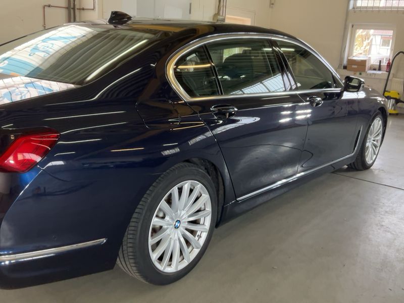 BMW 7er 750i L xDrive 2019 – снимка 8