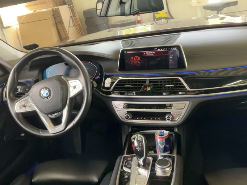 BMW 7er 750i L xDrive 2019 – снимка 17