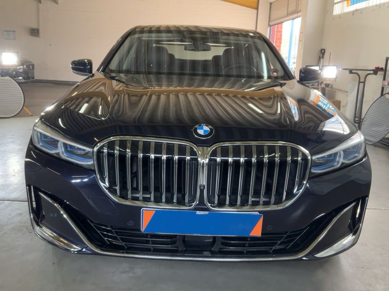 BMW 7er 750i L xDrive 2019 – снимка 14