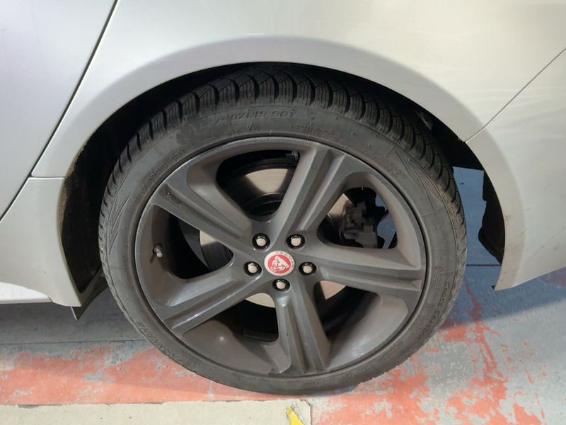 Jaguar XF 25d R-Sport AWD 2019 – снимка 5