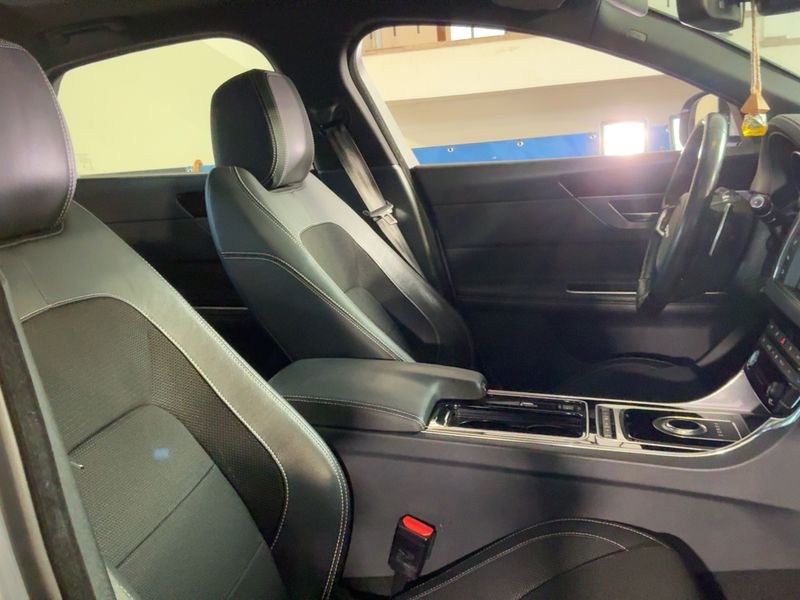 Jaguar XF 25d R-Sport AWD 2019 – снимка 16