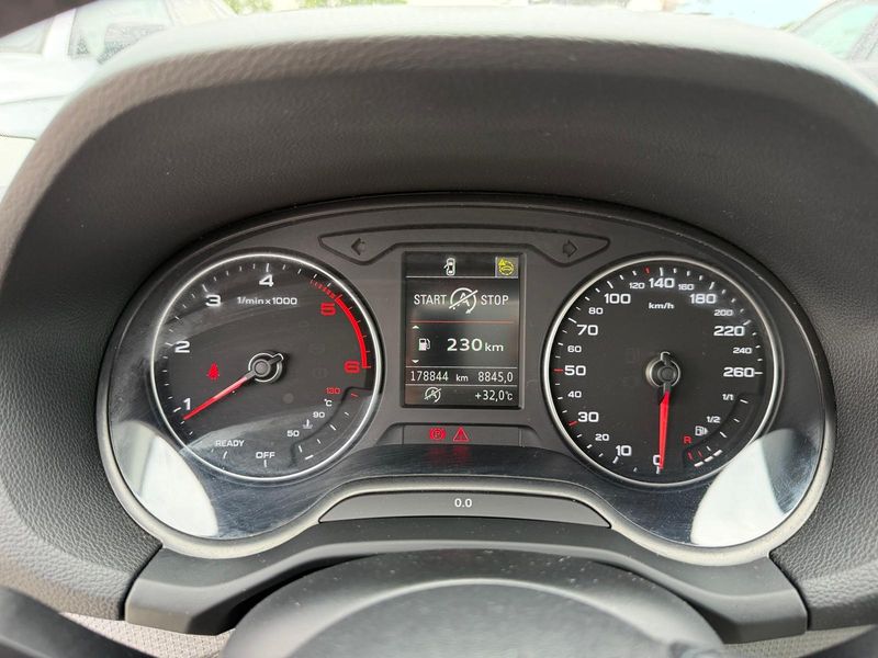 Audi Q2 30 TDI admired 2022 – снимка 12
