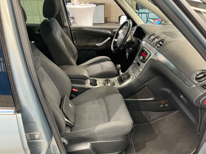 Ford Galaxy 2.0 TDCi Titanium 2009 – снимка 3