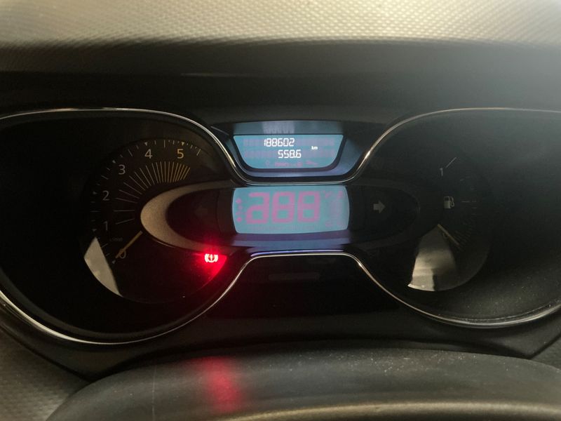 Renault Captur 1.5 dCi Energy Intens 2014 – снимка 18