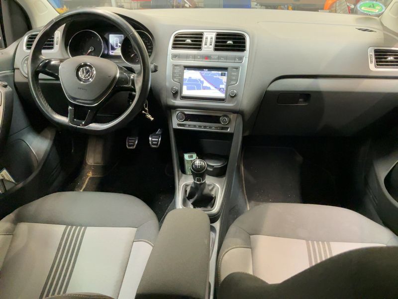 Volkswagen Polo 1.2 TSI Allstar BlueMotion Tech 2016 – снимка 17