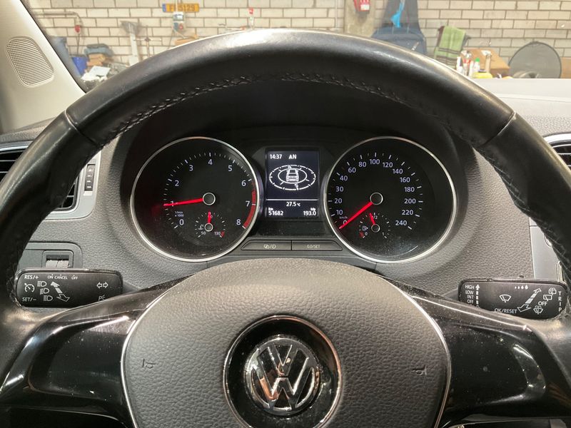 Volkswagen Polo 1.2 TSI Allstar BlueMotion Tech 2016 – снимка 18