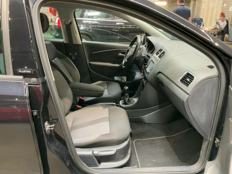 Volkswagen Polo 1.2 TSI Allstar BlueMotion Tech 2016 – снимка 16
