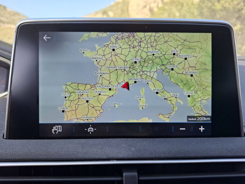 Peugeot 3008 1.5 Blue-HDi Active Business 2018 – снимка 13