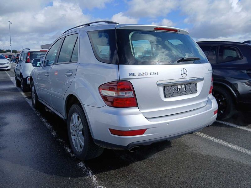 Mercedes-Benz M-Klasse ML 320 CDI 2009 – снимка 3