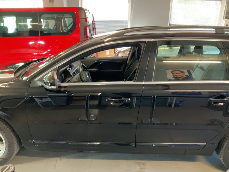Volvo V70 2.0 D3 Linje Classic 2016 – снимка 4