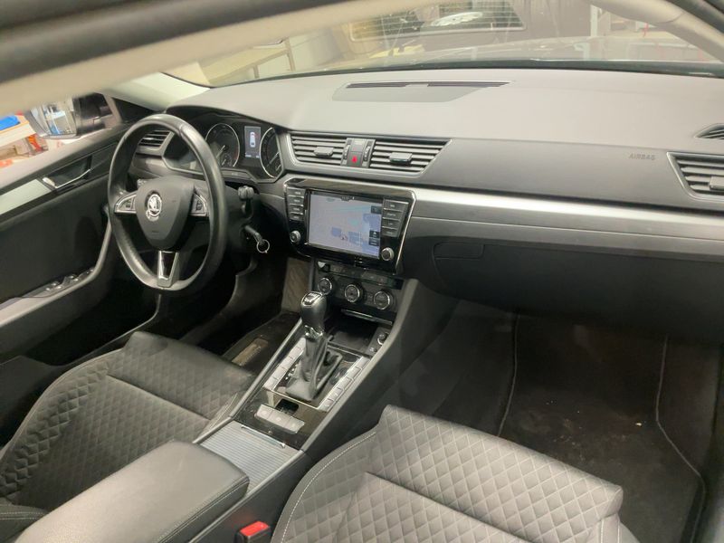Skoda Superb 2.0 TDI Style 4x4 2017 – снимка 17
