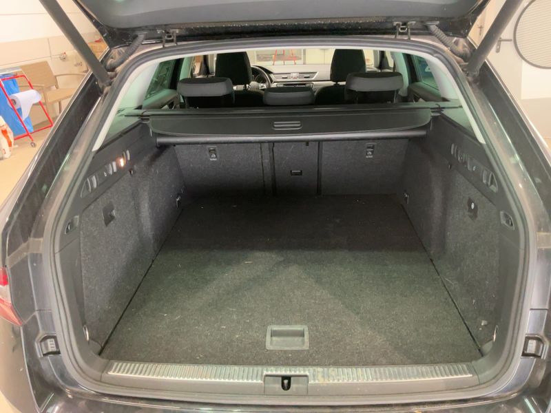 Skoda Superb 2.0 TDI Style 4x4 2017 – снимка 15