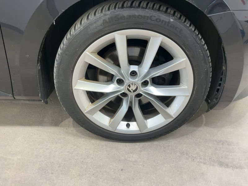 Skoda Superb 2.0 TDI Style 4x4 2017 – снимка 11
