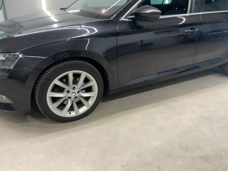 Skoda Superb 2.0 TDI Style 4x4 2017 – снимка 2