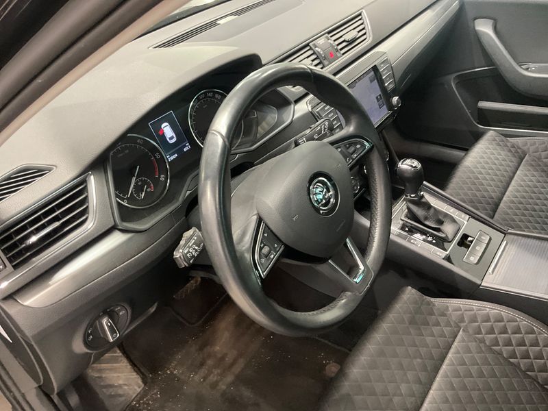 Skoda Superb 2.0 TDI Style 4x4 2017 – снимка 23